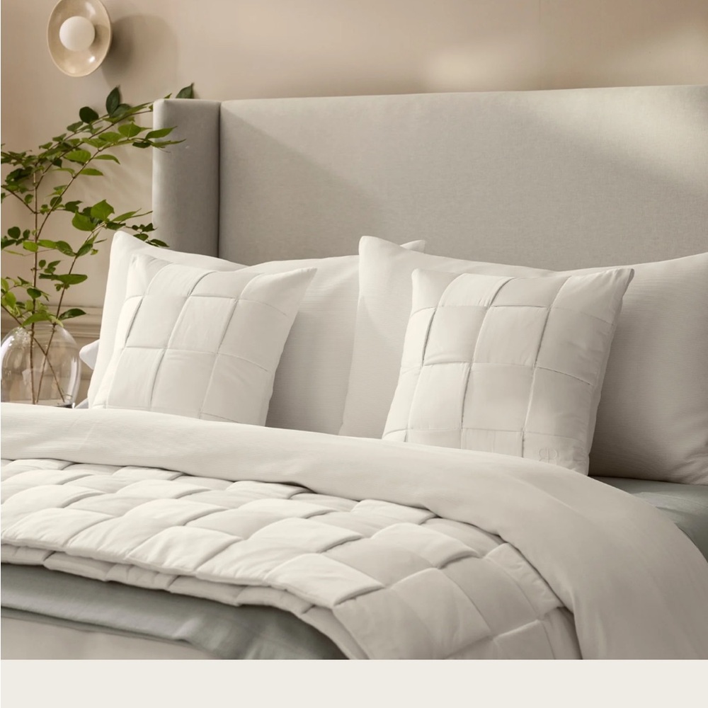 Elegant White Quilted Woven Icon Pillow Cover (20×20) Set